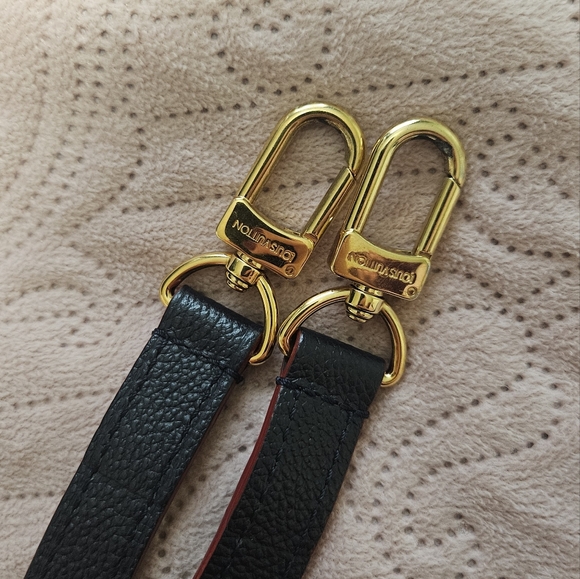 Authentic Louis Vuitton Pochette Metis Empreinte Marine Rouge - Picture 16 of 16